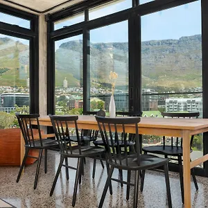 https://neighbourgood-84-harrington.hotels-capetown.com